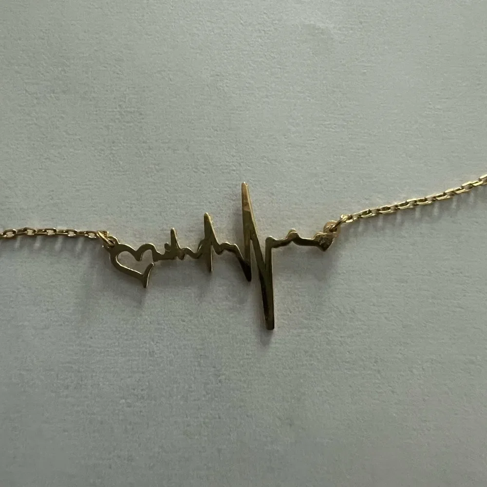 Dainty Heartbeat Necklace